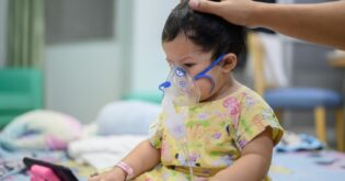 young child with RSV